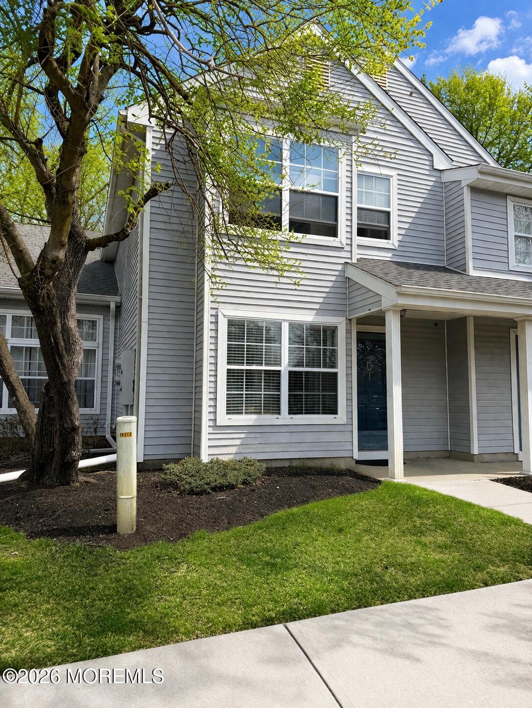 401 Hampton Court 15-7