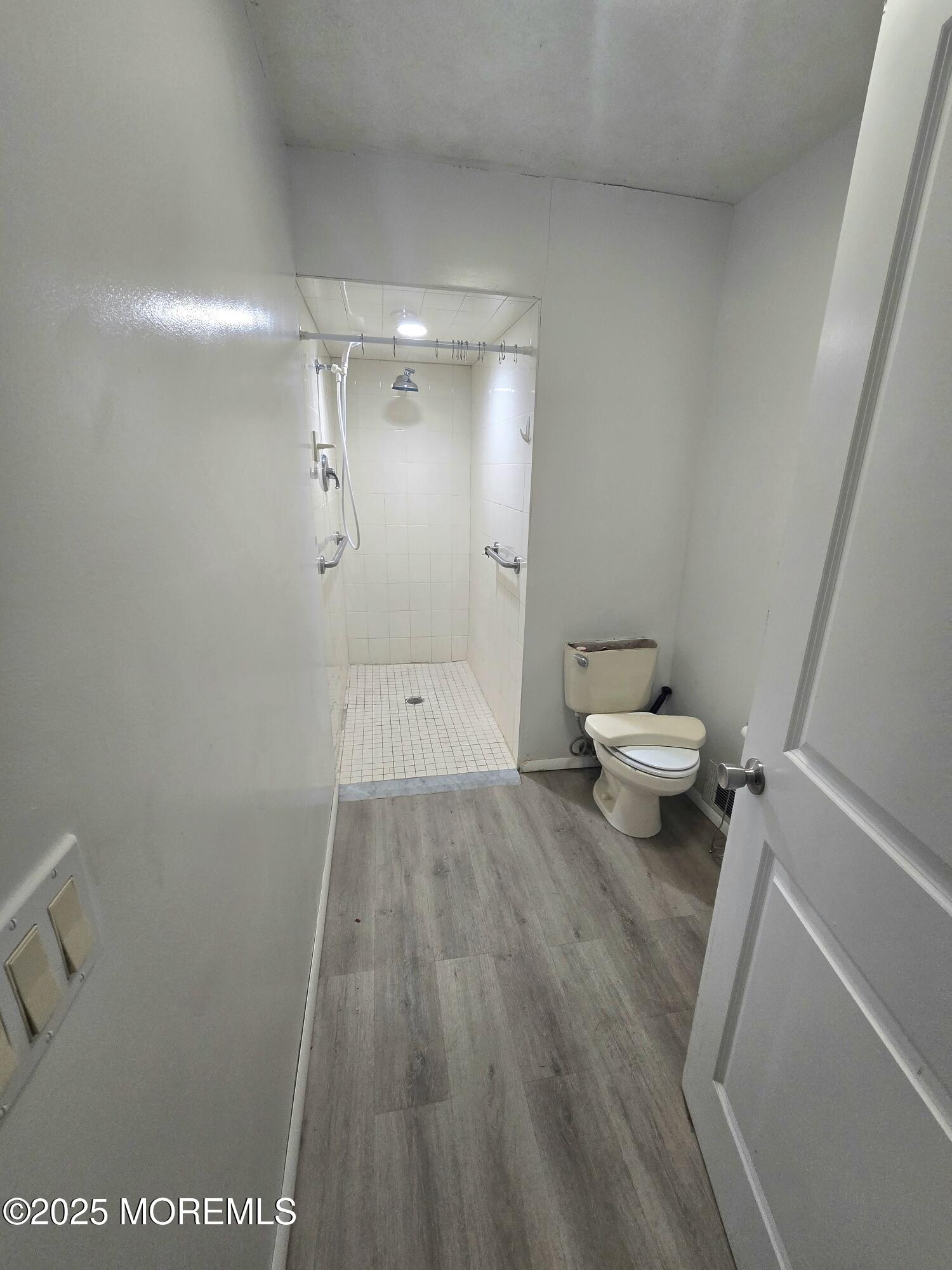1305 Squirrel Road, Wall, New Jersey image 25