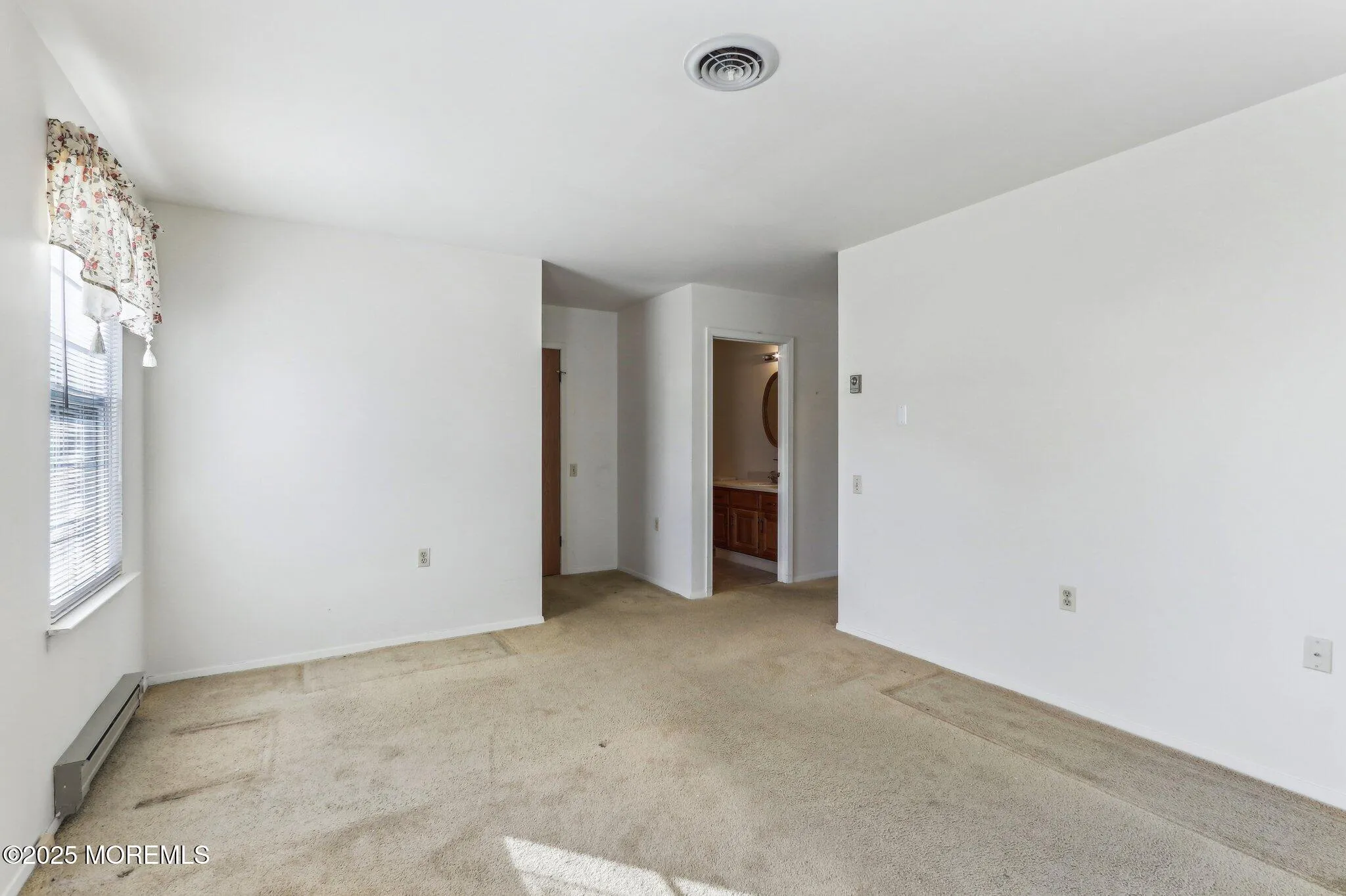 Whiting, New Jersey 08759, United States, 2 Bedrooms Bedrooms, ,2 BathroomsBathrooms,Residential,Pending,12689