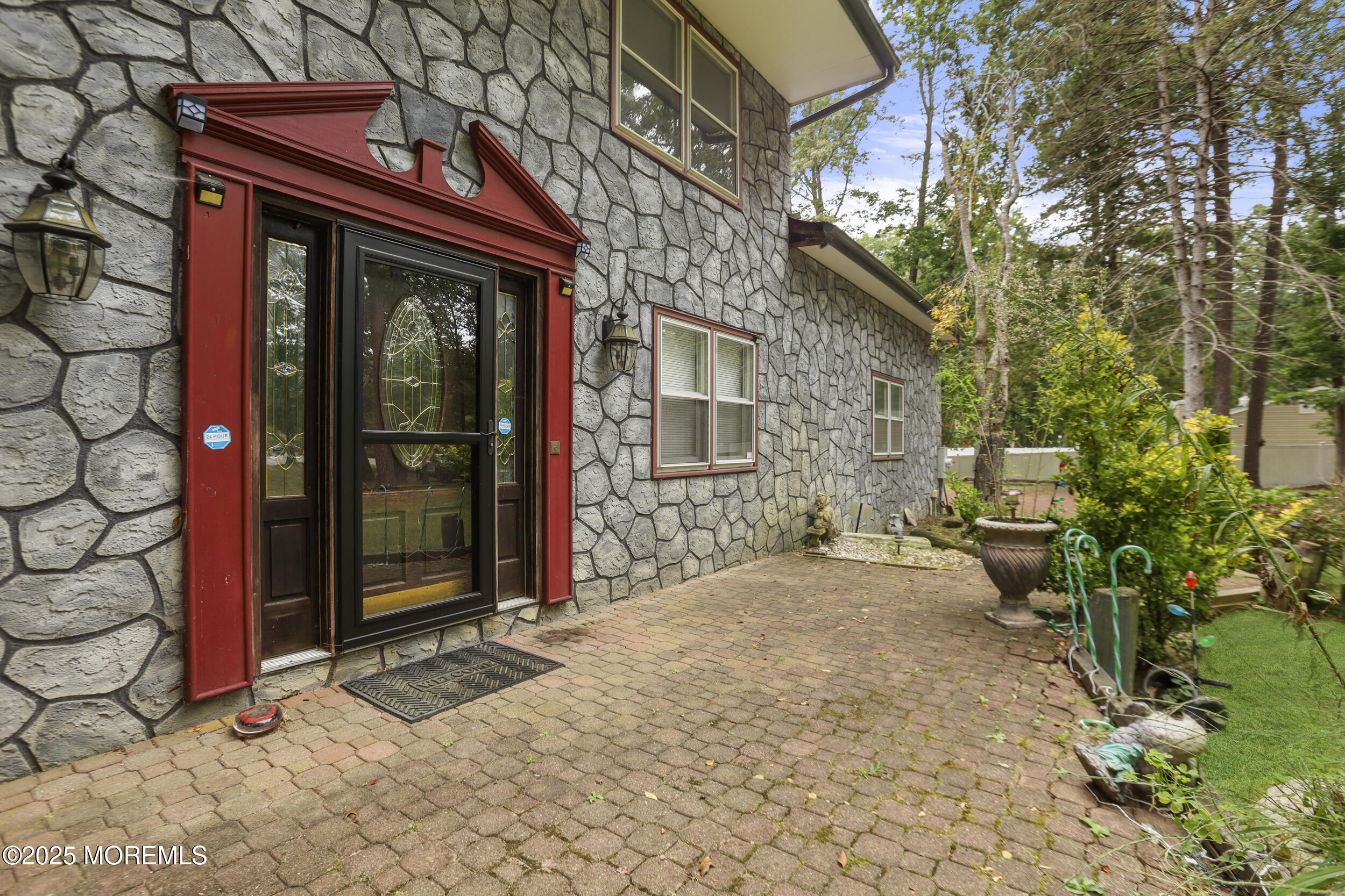 14 Hidden Hollow Court