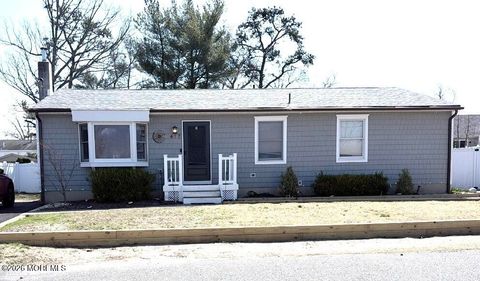417 Anchor Avenue Beachwood NJ 08722