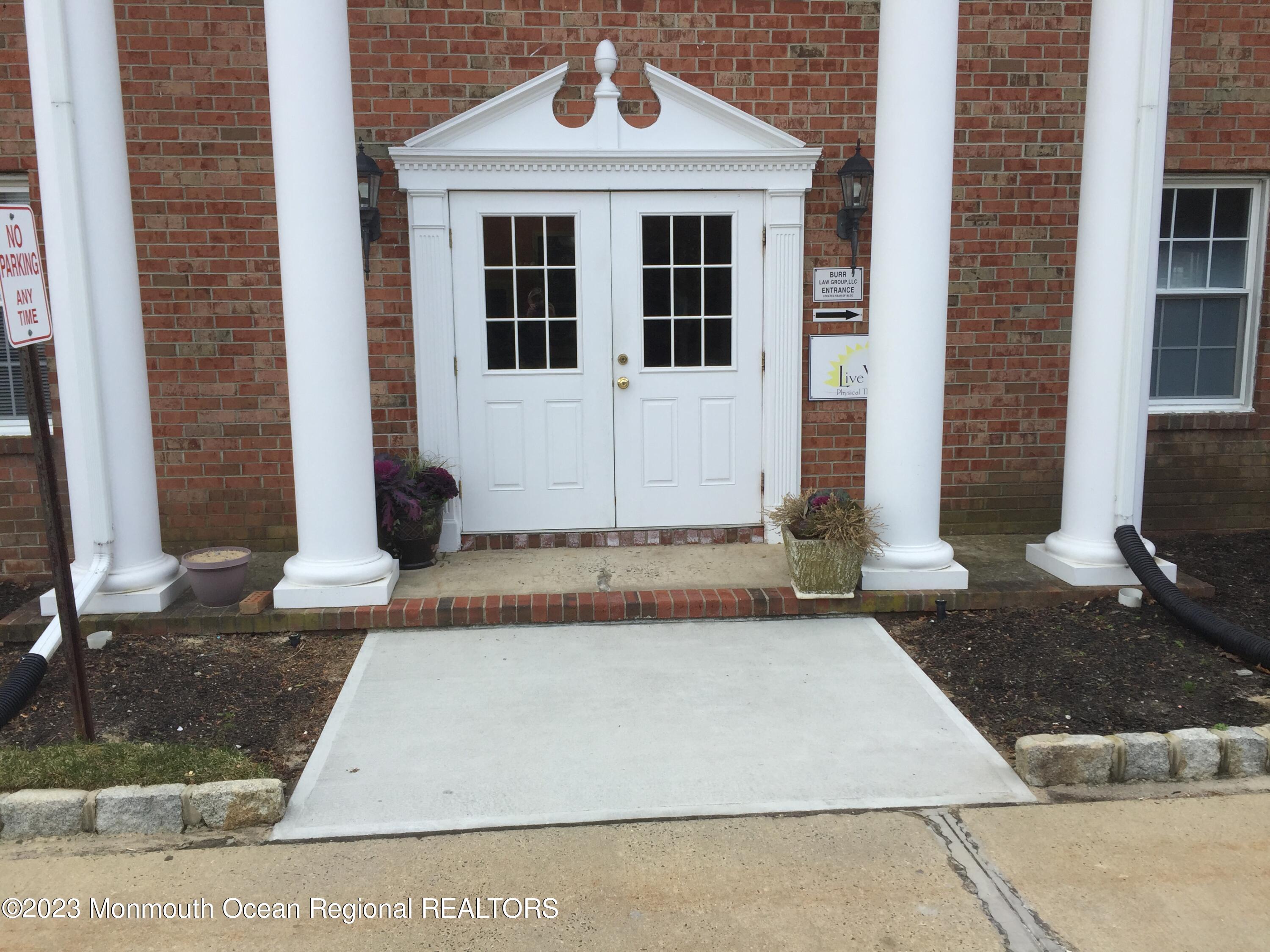 623 River Road 1NE