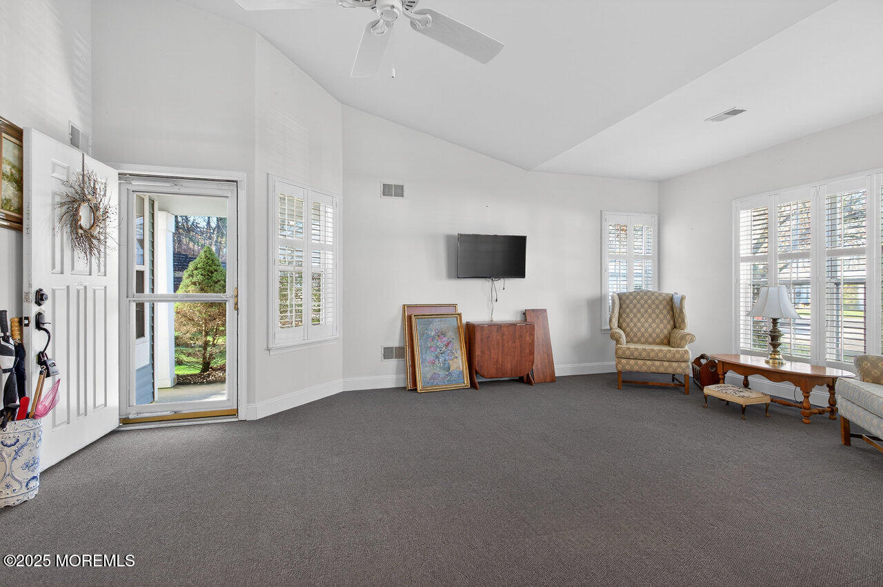 1247B Thornbury Lane