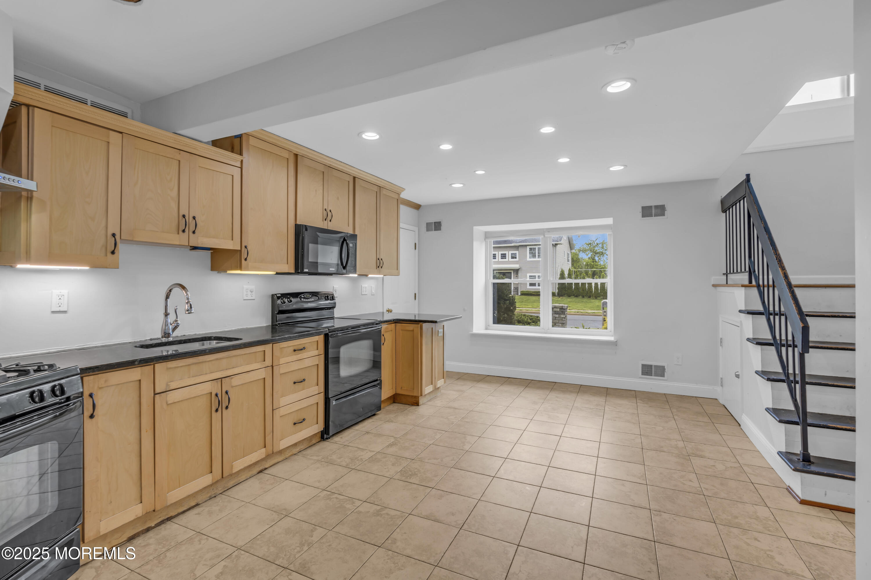 1584 Alamitos Drive, Lakewood, New Jersey image 10