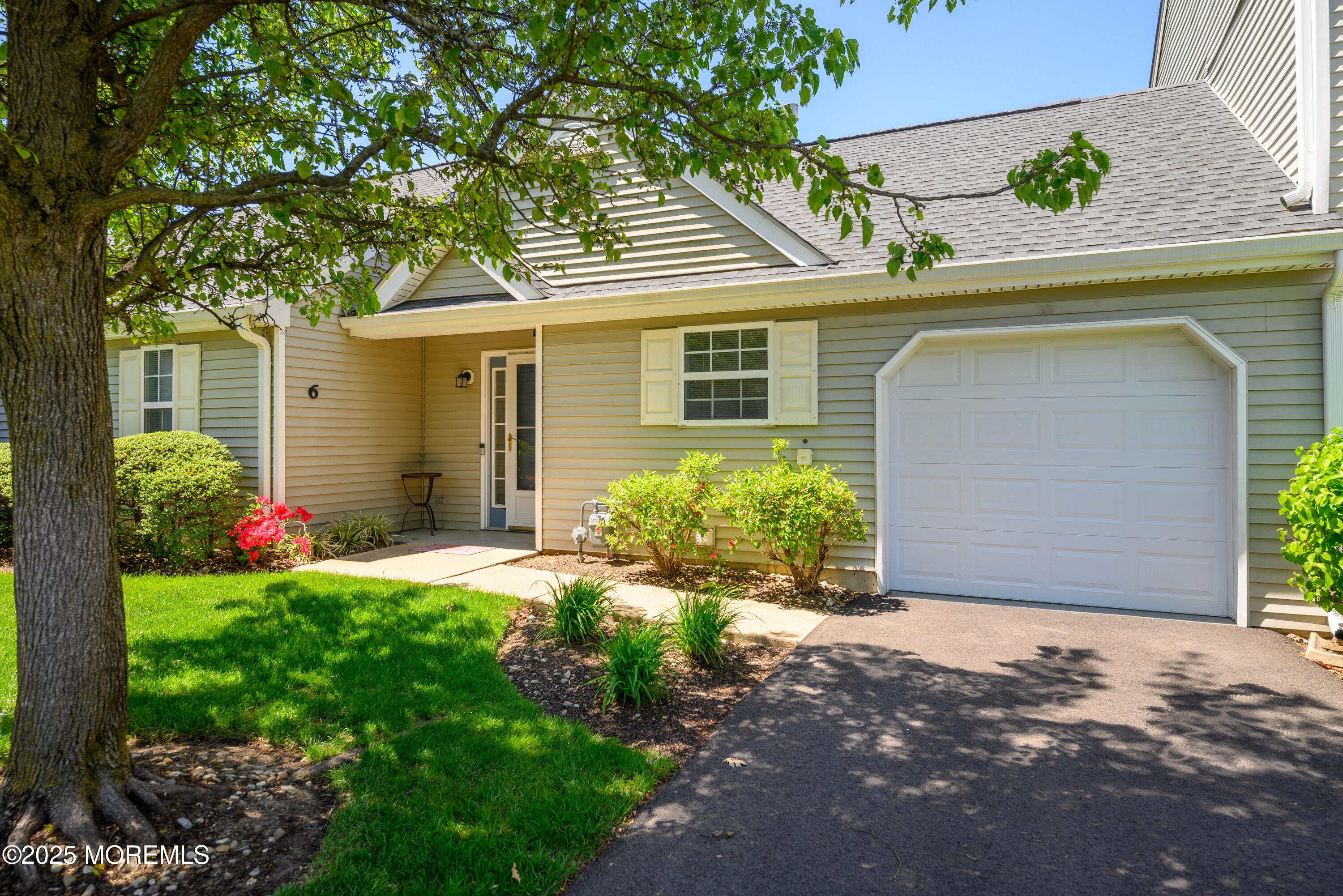 6 Pagoda Lane, Freehold, New Jersey image 2