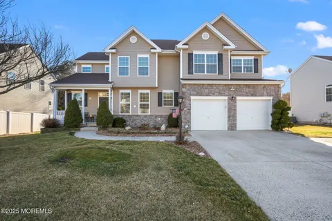 MLS: 22507383