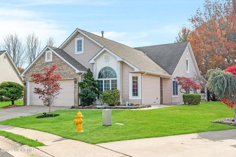 Homes For Sale - 2221 S Chanticleer Court<br/> Toms River, NJ 08755