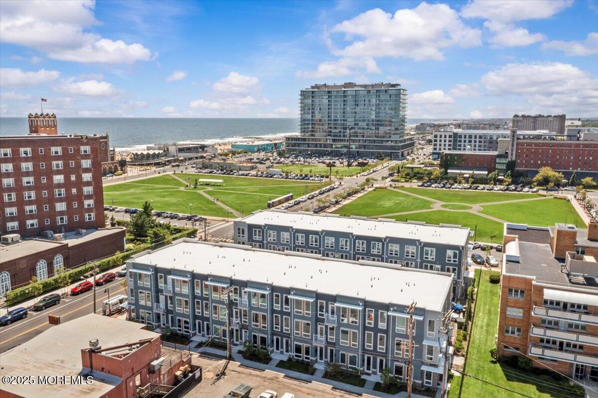 1403 Kingsley Street 209