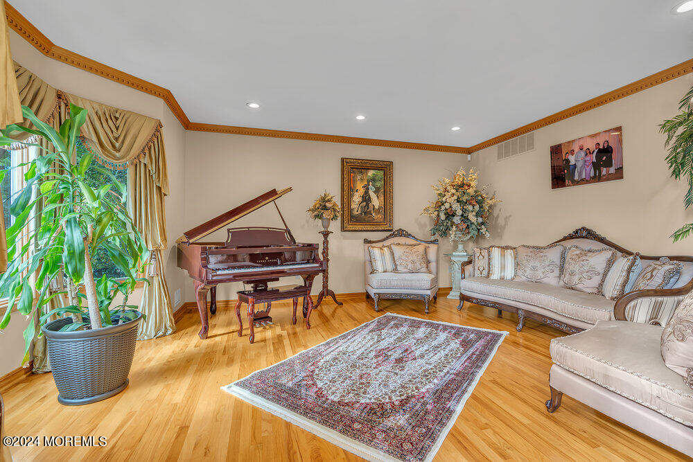 5 Mount Drive, Millstone, New Jersey image 6