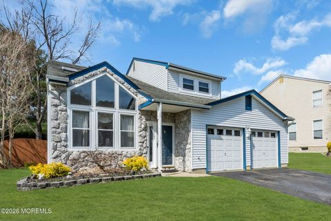 Homes For Sale - 73 Heritage Drive<br/> Monmouth County, Howell, NJ 07731