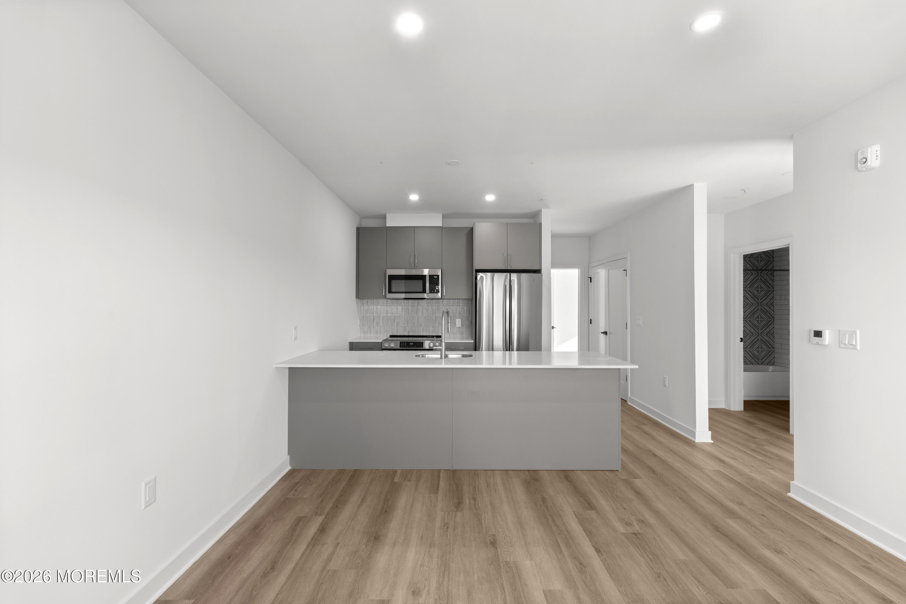 180 Morris Avenue 406