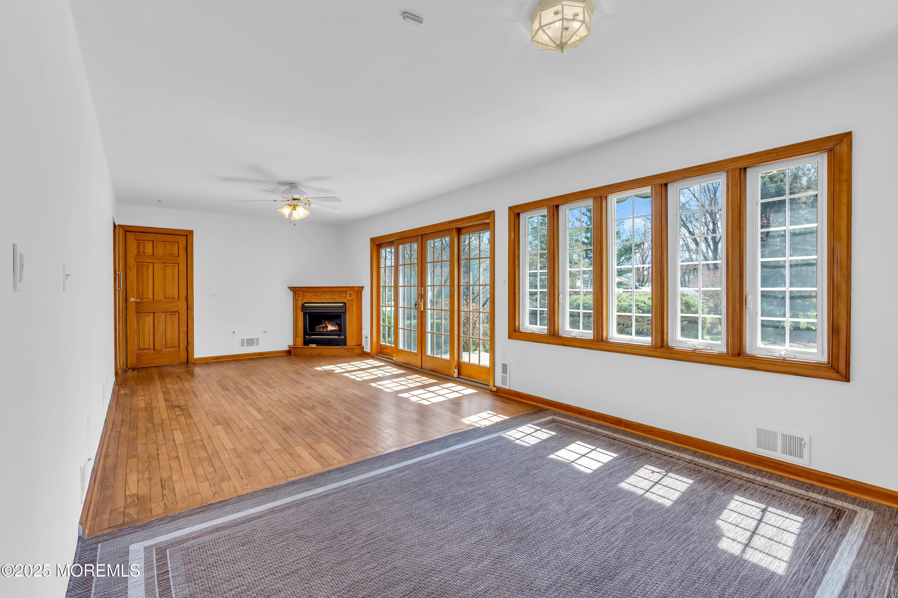 8 Michele Drive, Middletown, New Jersey image 6