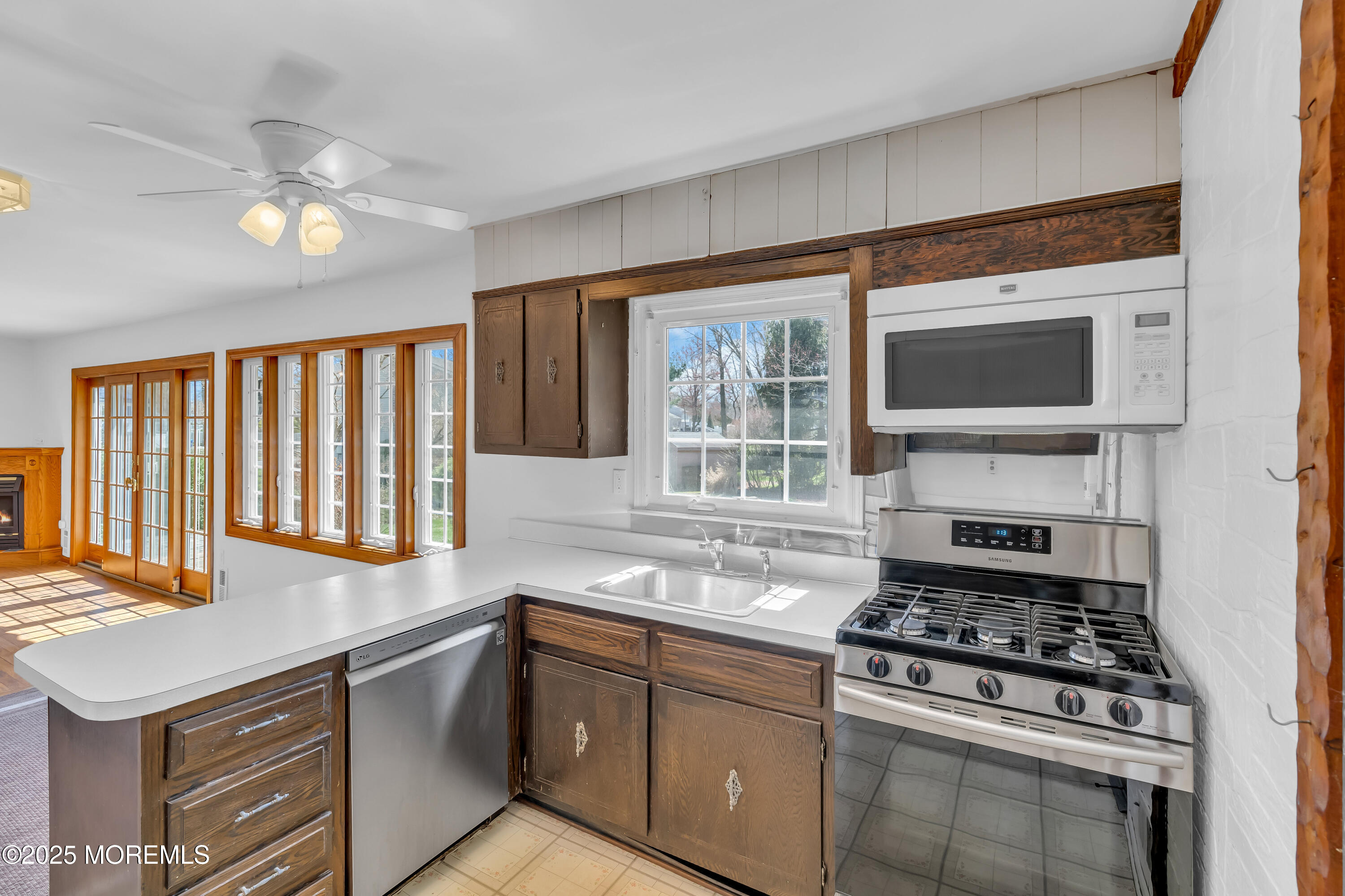 8 Michele Drive, Middletown, New Jersey image 9