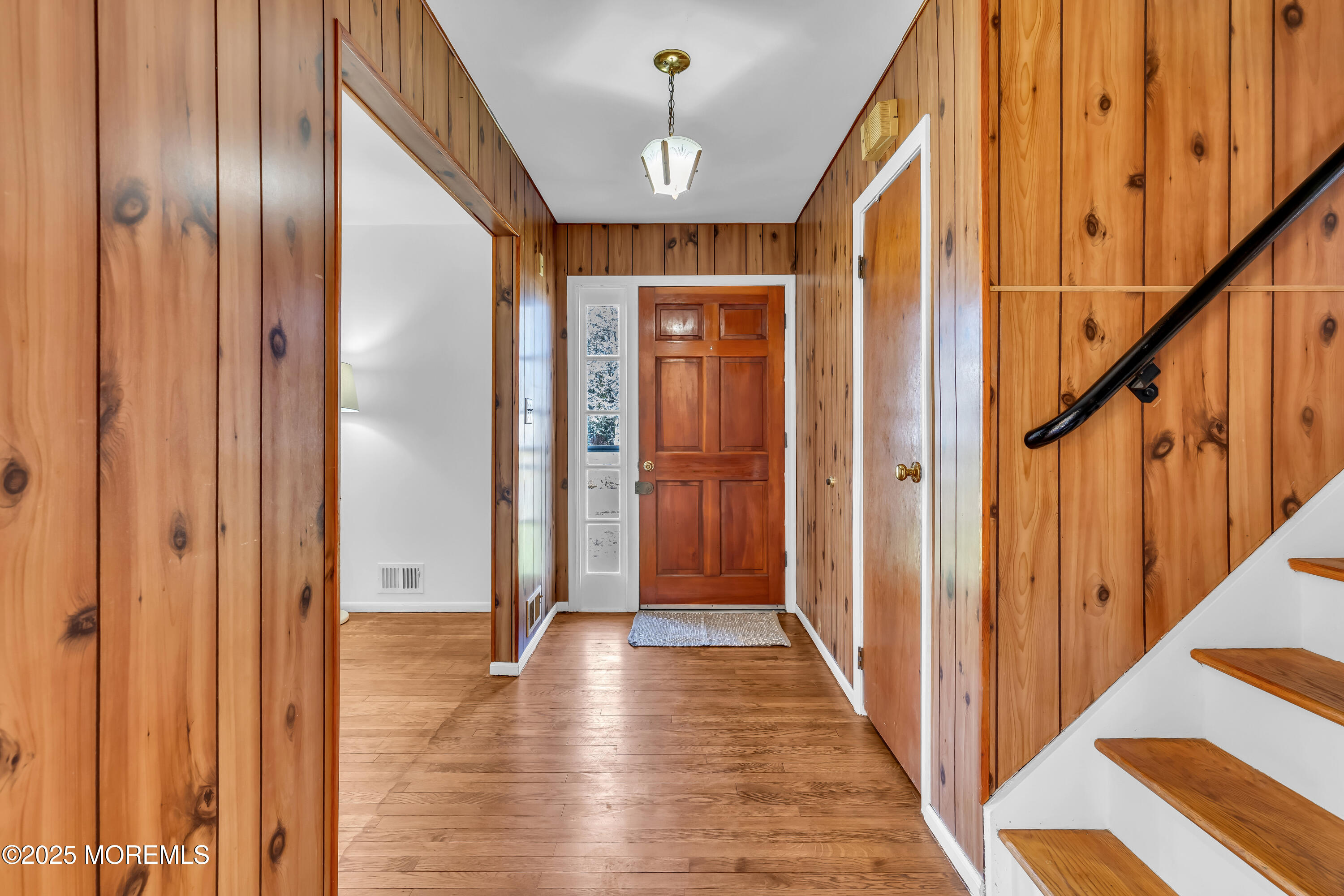8 Michele Drive, Middletown, New Jersey image 7