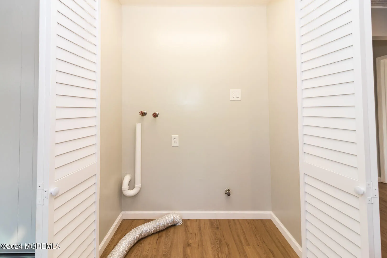 Toms River, New Jersey 08757, United States, 2 Bedrooms Bedrooms, ,2 BathroomsBathrooms,Residential,Pending,33201