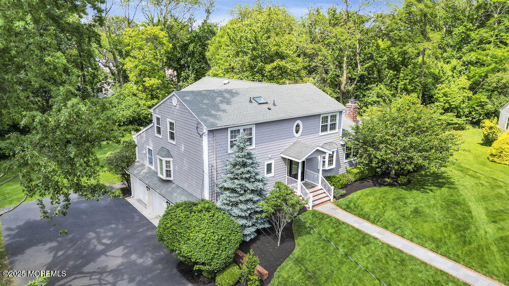 71 Maple Avenue