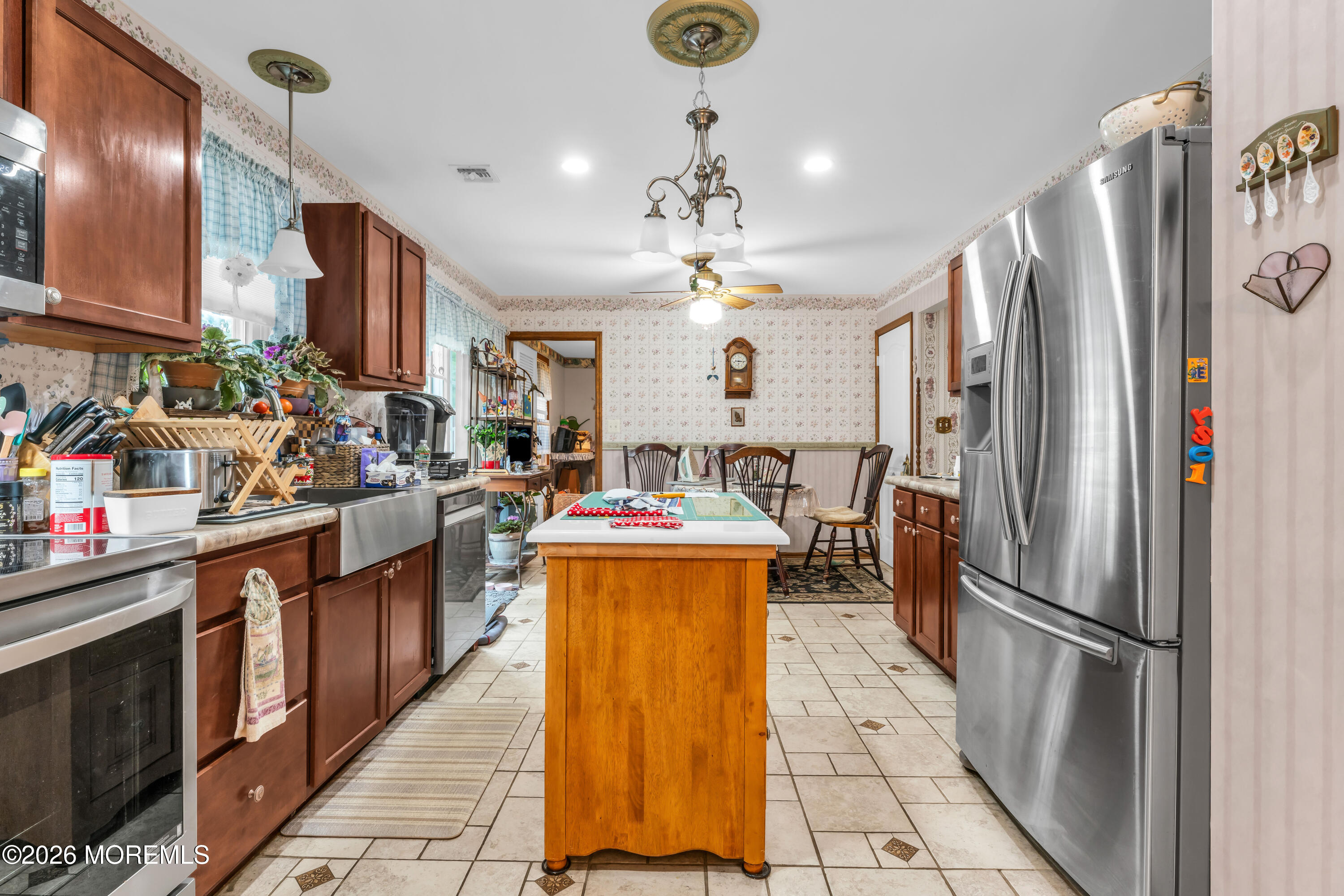 8 Hillcrest Lane