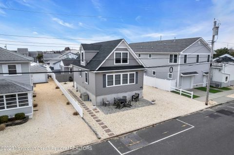 Homes For Rent - 24 Virginia Avenue #FRONT   REAR<br/> Lavallette, NJ 08735