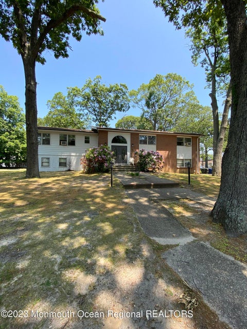 Homes For Rent - 275 Garfield Avenue<br/> Oakhurst, NJ 07755