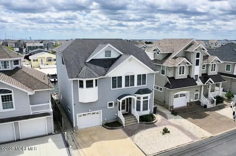 MLS: 22514777
