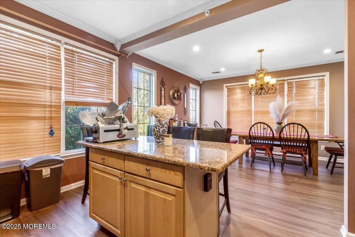 Manalapan, New Jersey 07726, United States, 2 Bedrooms Bedrooms, ,2 BathroomsBathrooms,Residential,Active,89210