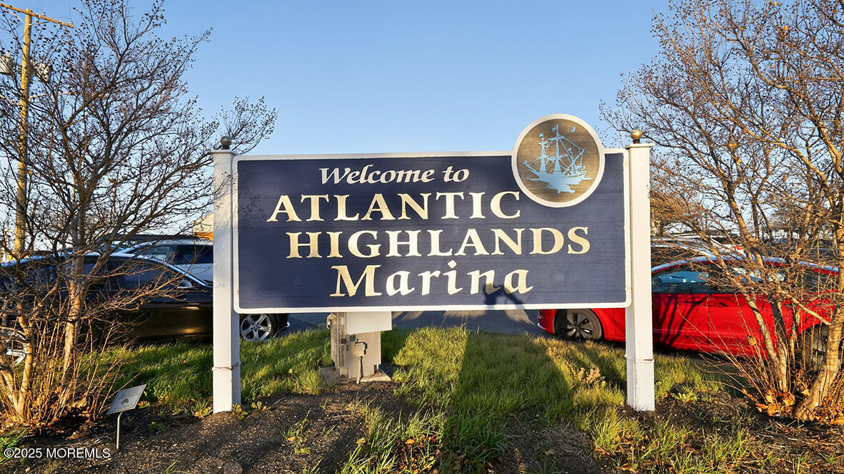 10 E Garfield Avenue