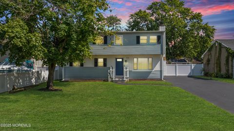 573 Sumner Avenue Belford NJ 07718