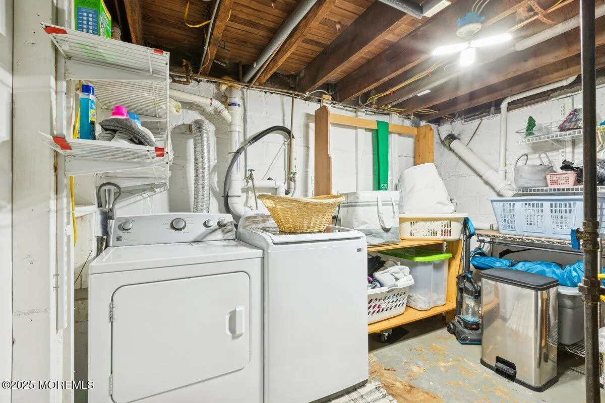 Freehold, New Jersey 07728, United States, 3 Bedrooms Bedrooms, ,2 BathroomsBathrooms,Residential,Active,250418