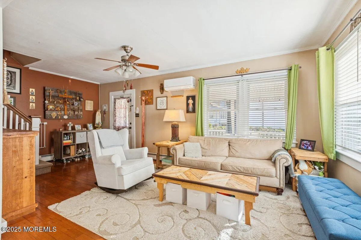 Freehold, New Jersey 07728, United States, 3 Bedrooms Bedrooms, ,2 BathroomsBathrooms,Residential,Active,250418