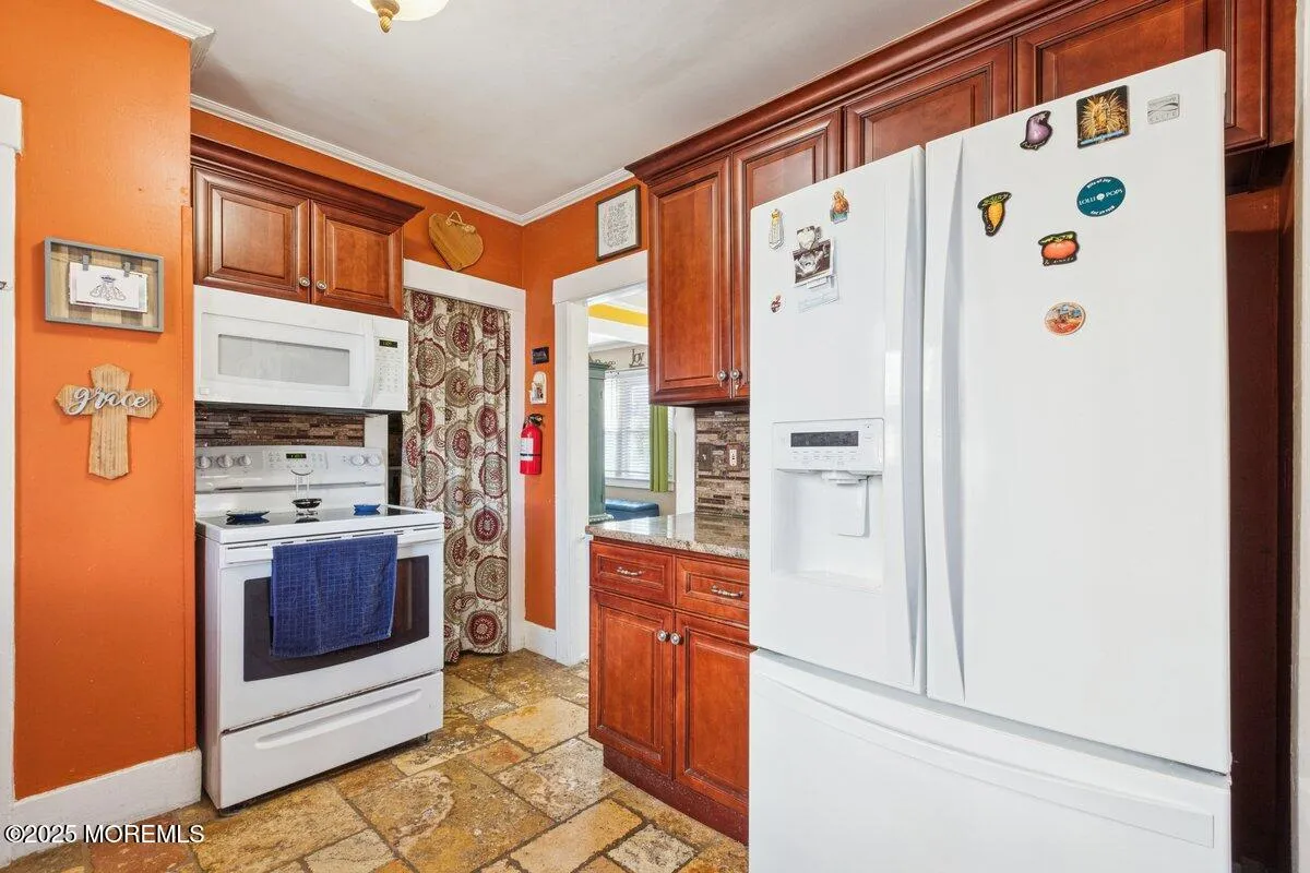 Freehold, New Jersey 07728, United States, 3 Bedrooms Bedrooms, ,2 BathroomsBathrooms,Residential,Active,250418