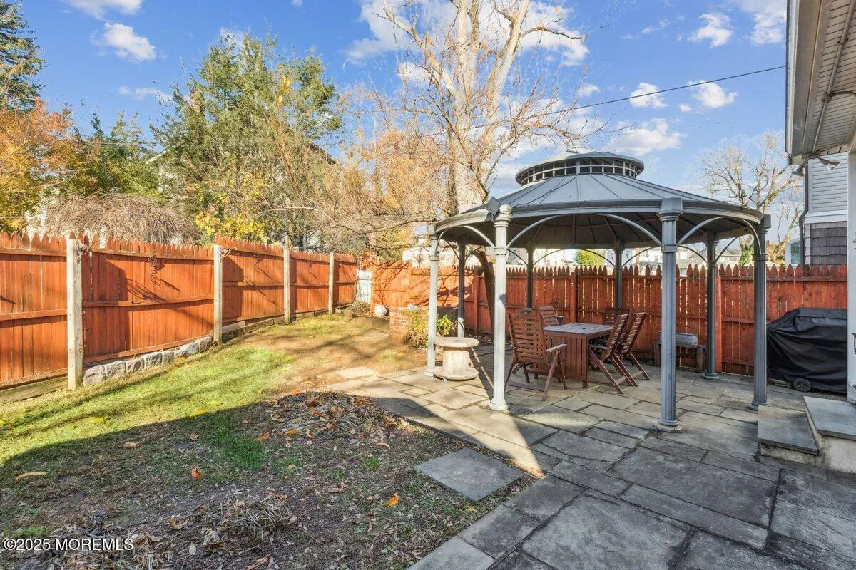 Freehold, New Jersey 07728, United States, 3 Bedrooms Bedrooms, ,2 BathroomsBathrooms,Residential,Active,250418