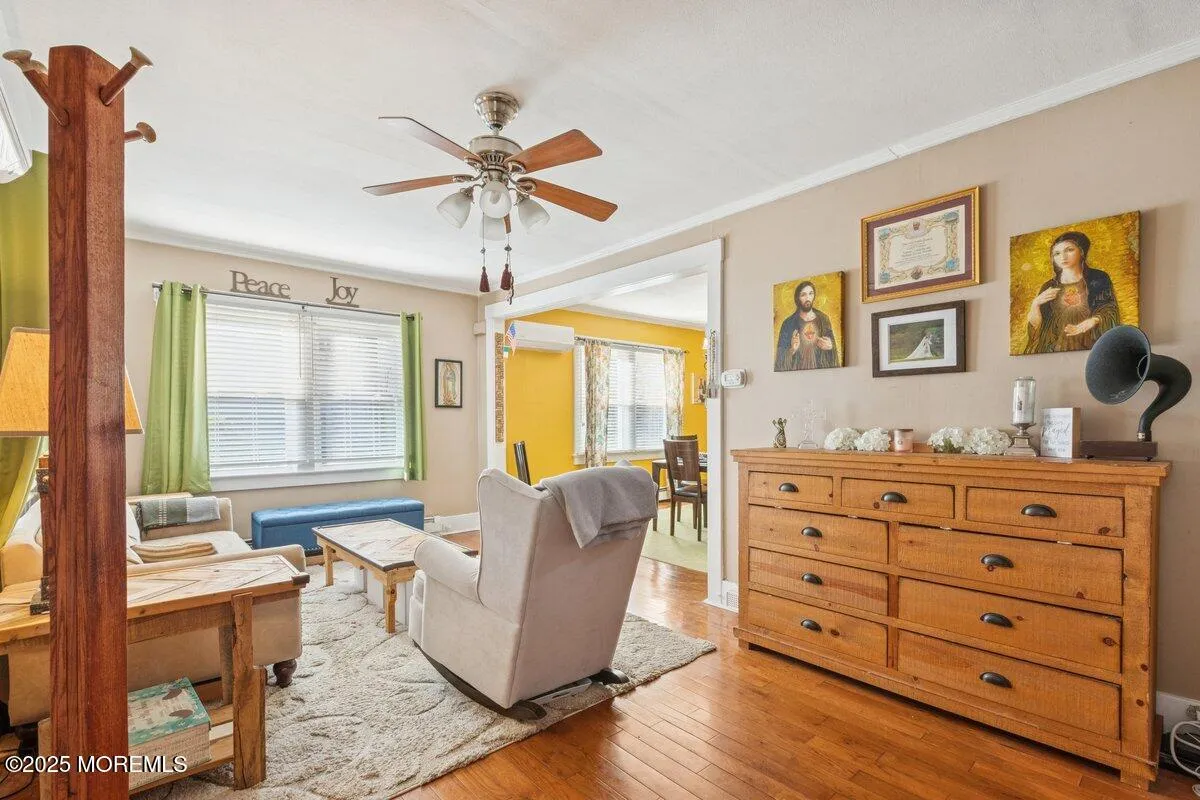 Freehold, New Jersey 07728, United States, 3 Bedrooms Bedrooms, ,2 BathroomsBathrooms,Residential,Active,250418