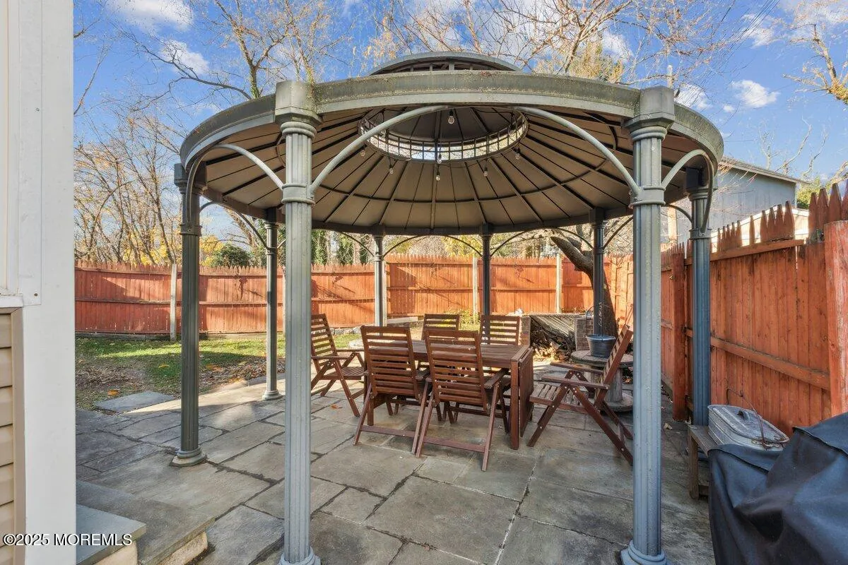 Freehold, New Jersey 07728, United States, 3 Bedrooms Bedrooms, ,2 BathroomsBathrooms,Residential,Active,250418