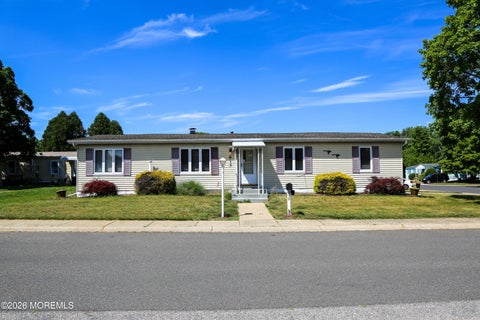 Mobile Home For Sale - 615 Jerome Place<br/> Freehold, NJ 07728