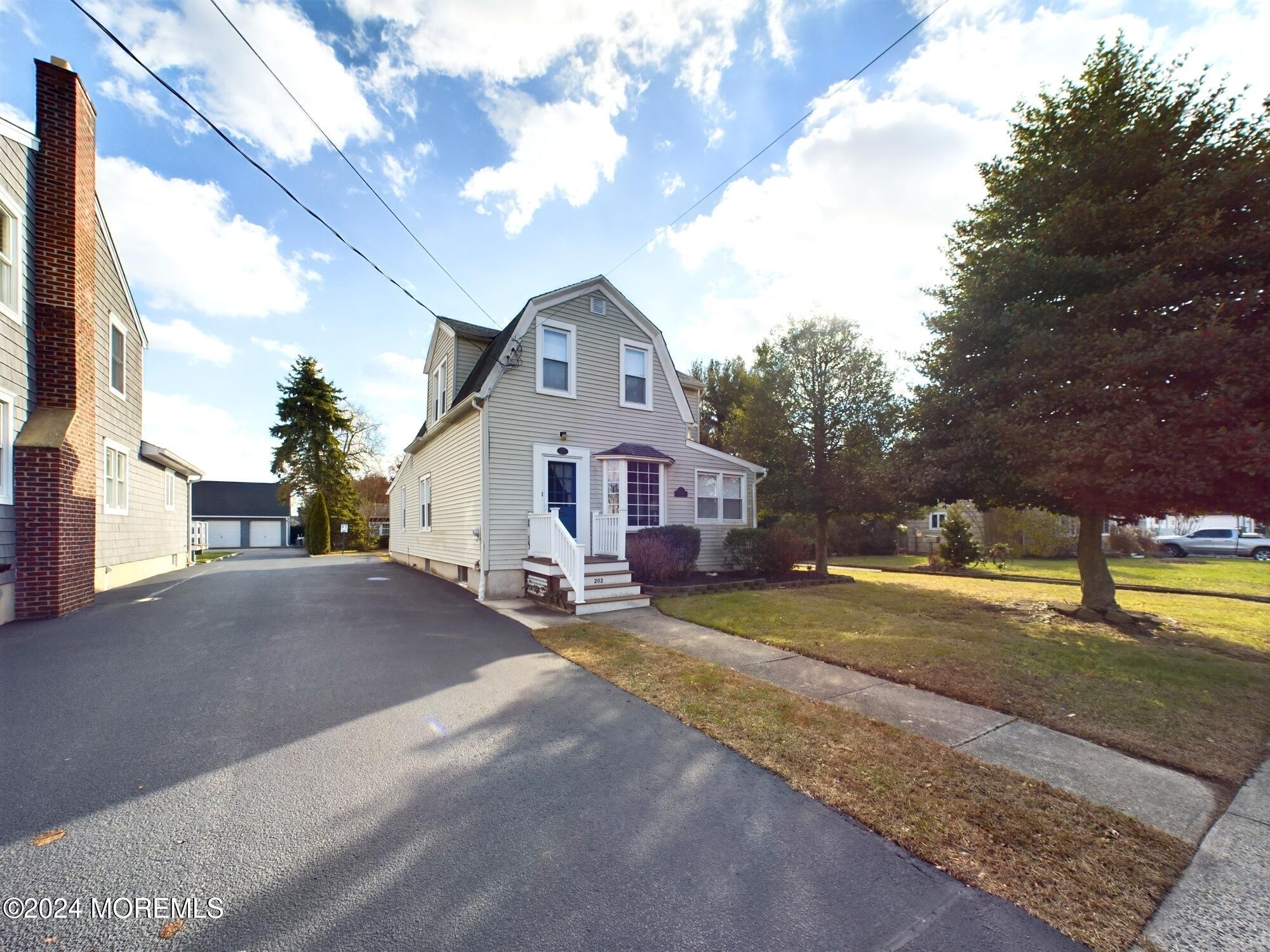 202-2021/2 Broad Street, Manasquan, New Jersey image 1