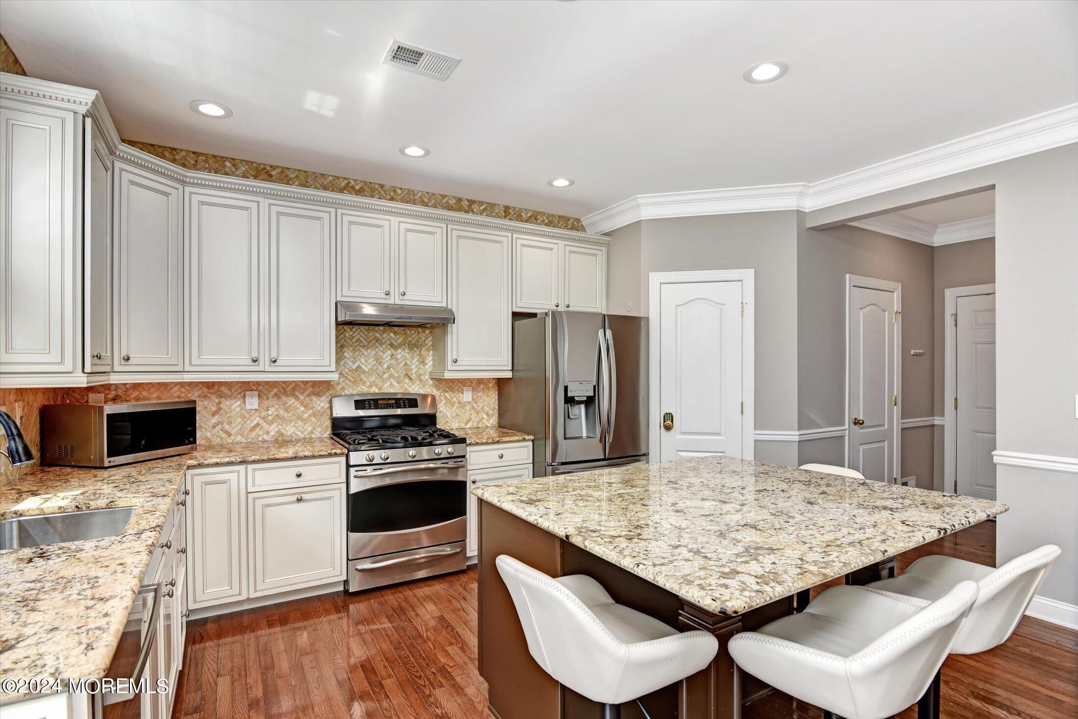 4 Mulberry Drive, Manalapan, New Jersey image 8