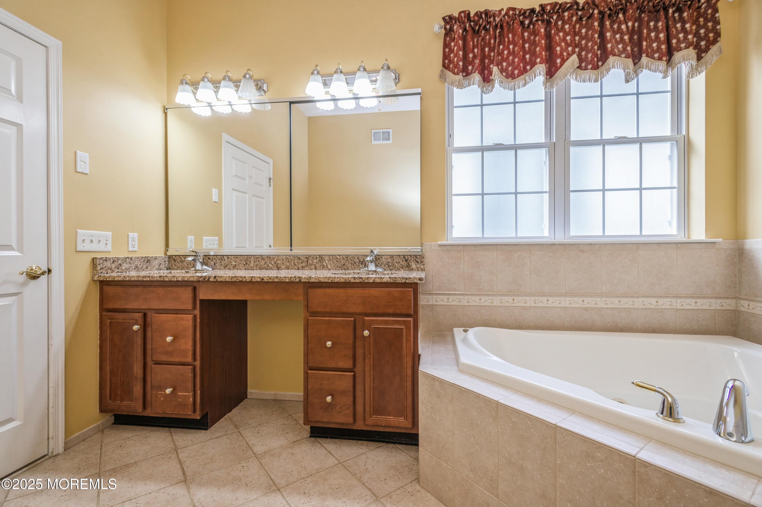 82 Beth Page Drive, Monroe Township, New Jersey image 18