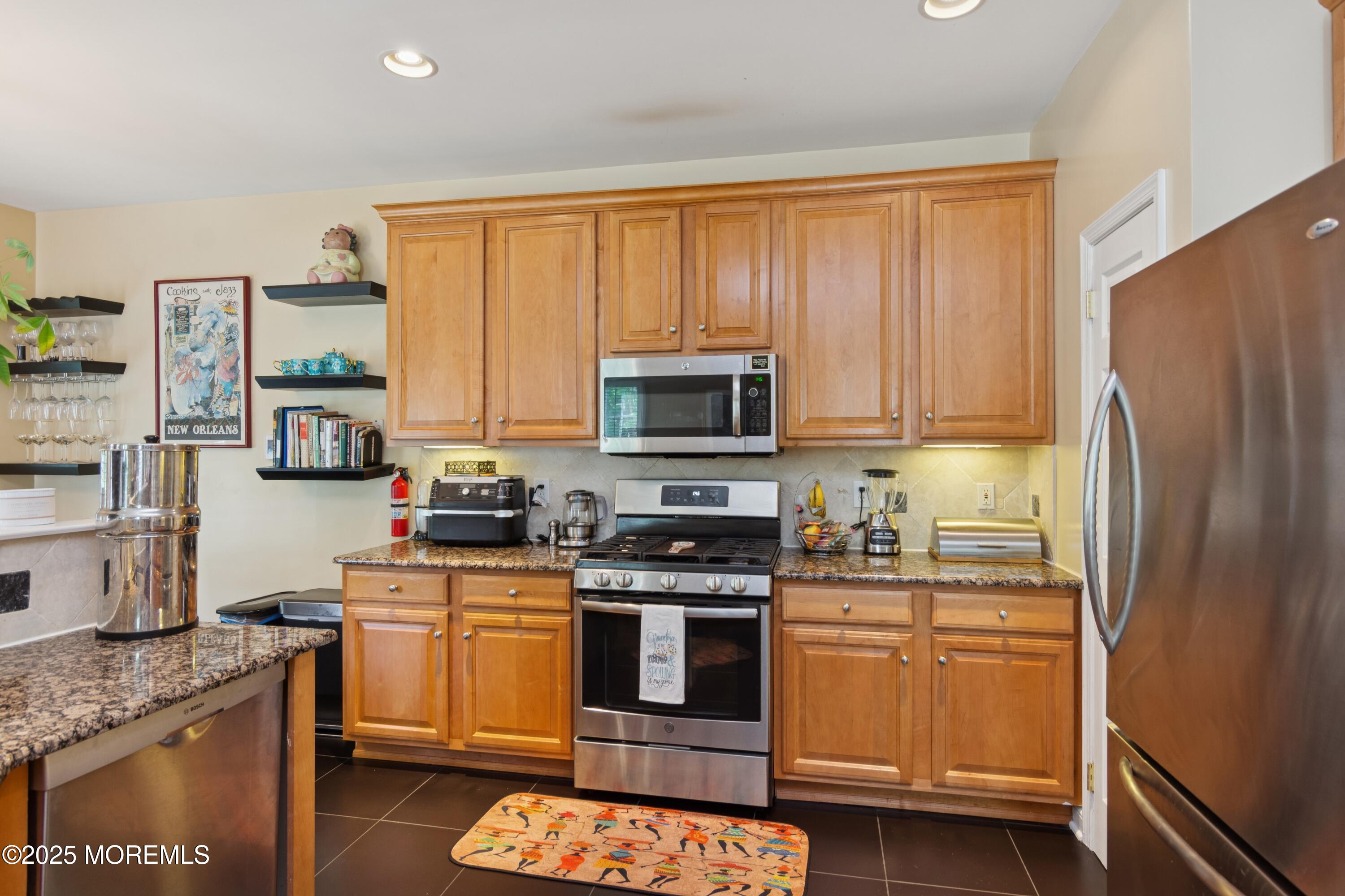 43 S Shore Drive, South Amboy, New Jersey image 16