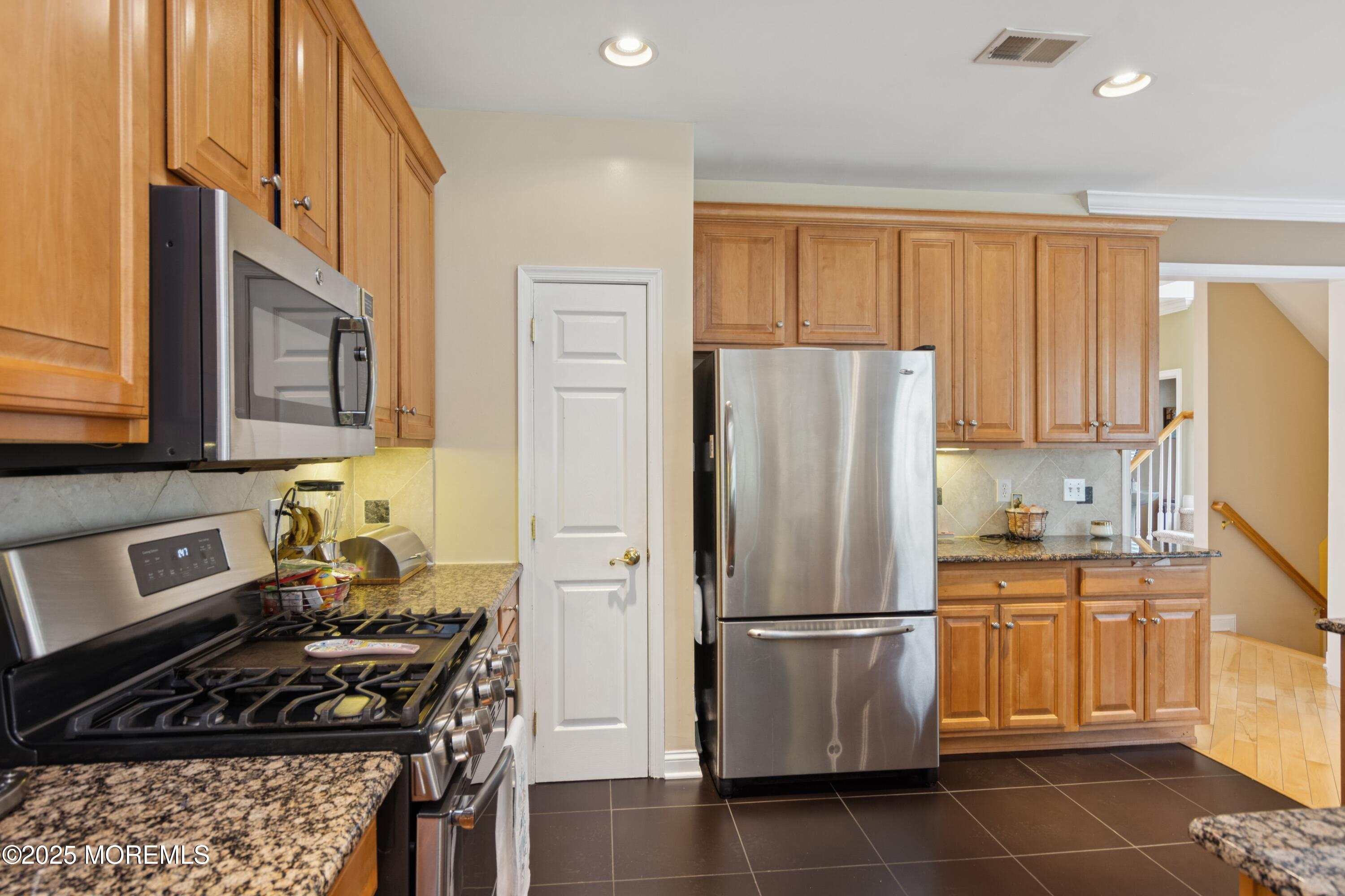 43 S Shore Drive, South Amboy, New Jersey image 17