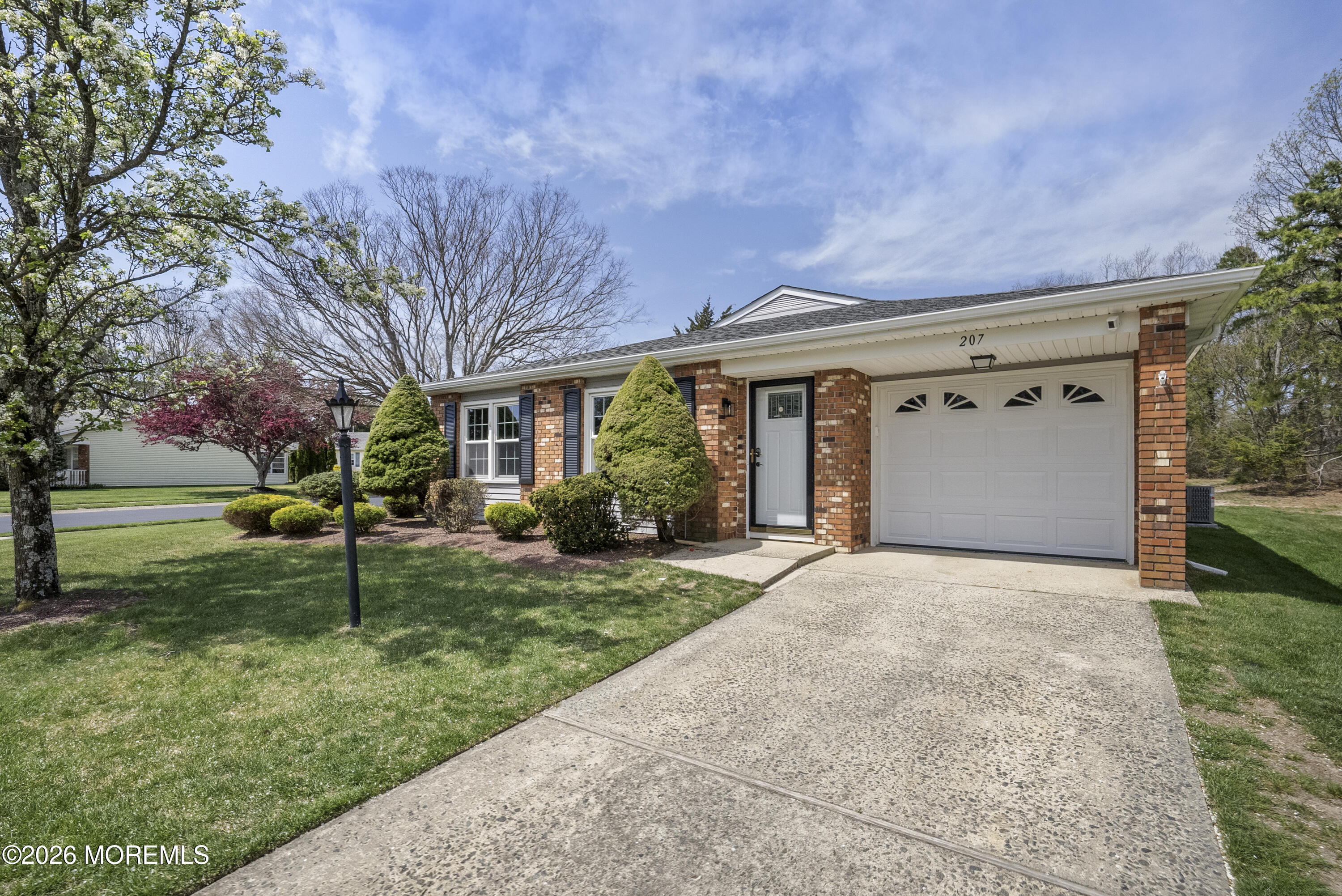 207 Lions Head Boulevard S