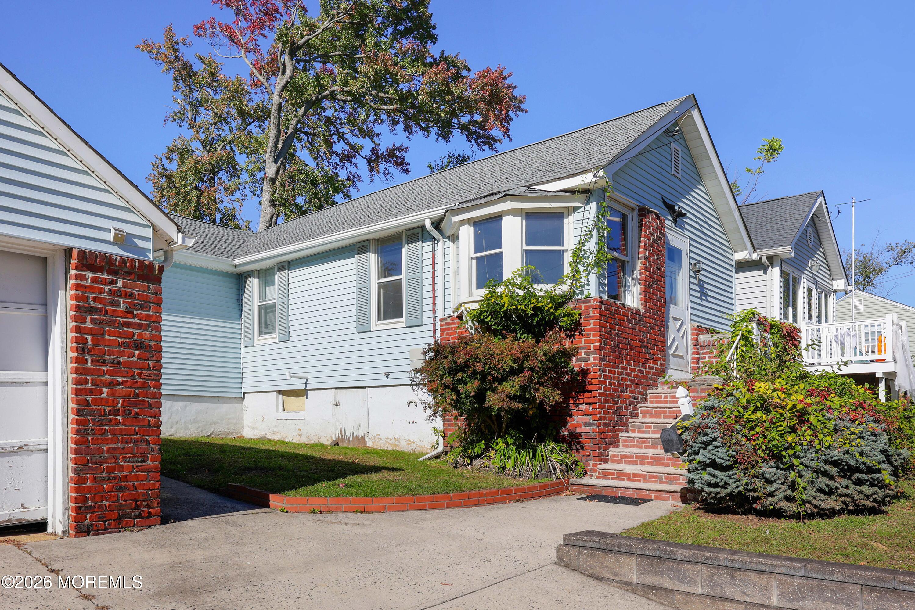 814 Forrest Avenue