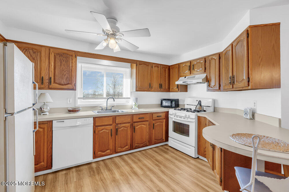 5 Black Pine Lane, Brielle, New Jersey image 7