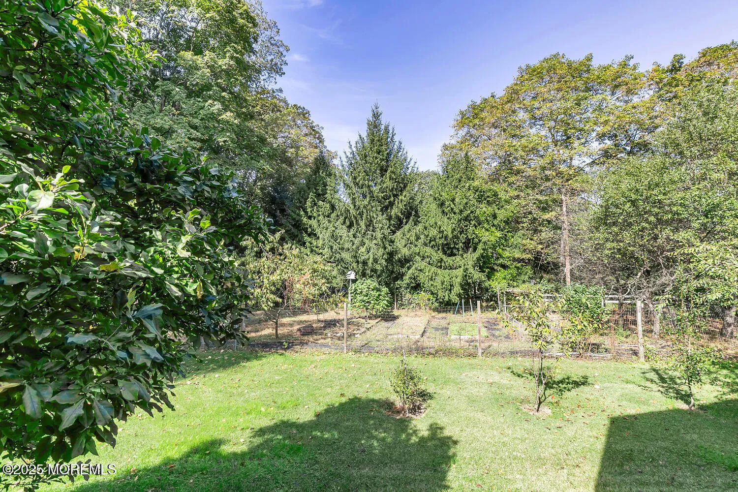 Holmdel, New Jersey 07733, United States, 5 Bedrooms Bedrooms, ,3 BathroomsBathrooms,Residential,Active,224897