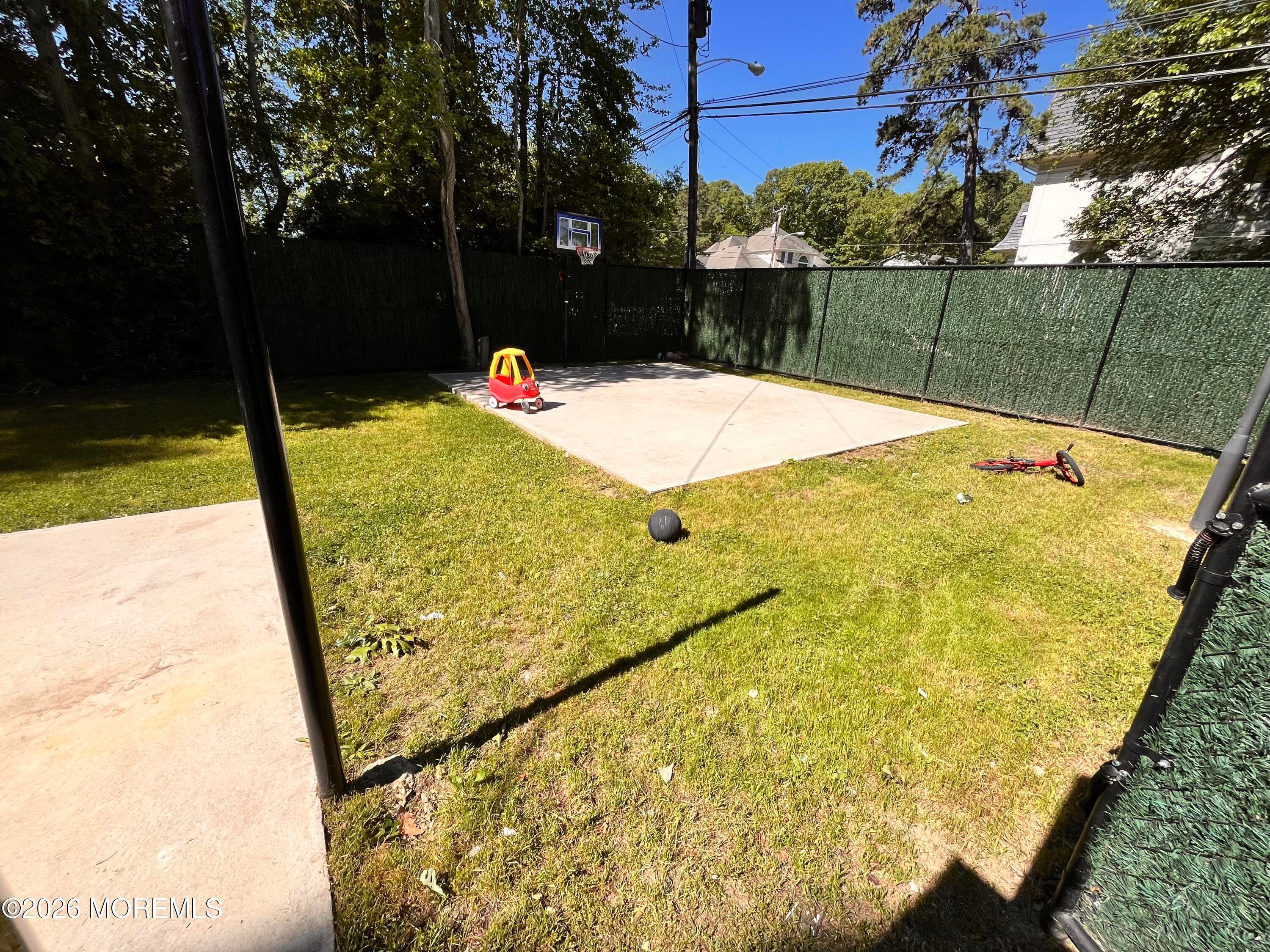 618 S Lake Drive