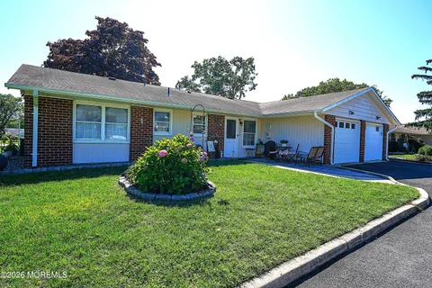 1075D Argyll Circle Unit 1004, Lakewood, NJ 08701 - #: 22628497