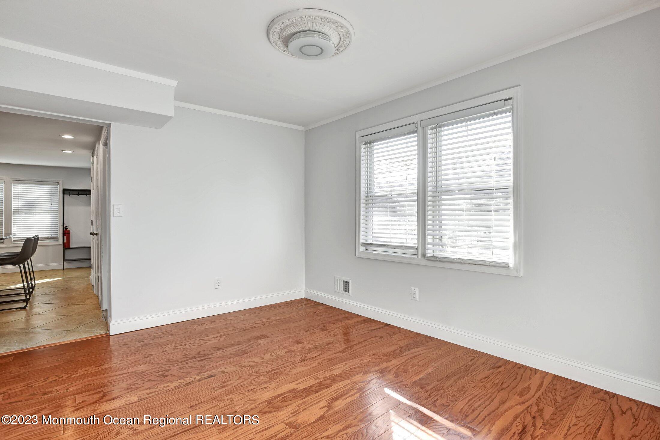 17 Central Avenue, Highlands, New Jersey image 8