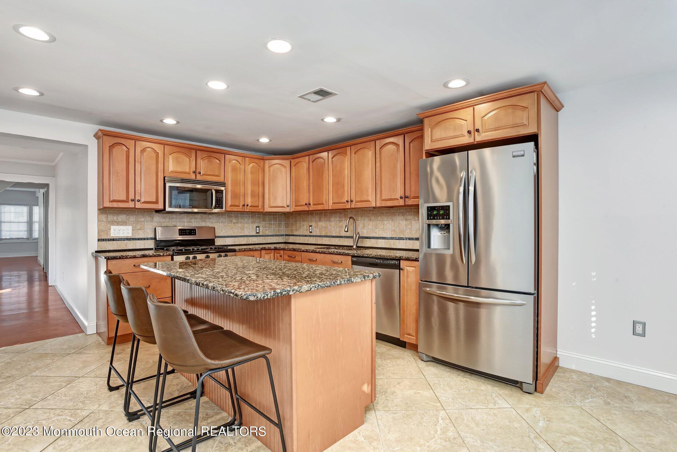 17 Central Avenue, Highlands, New Jersey image 11