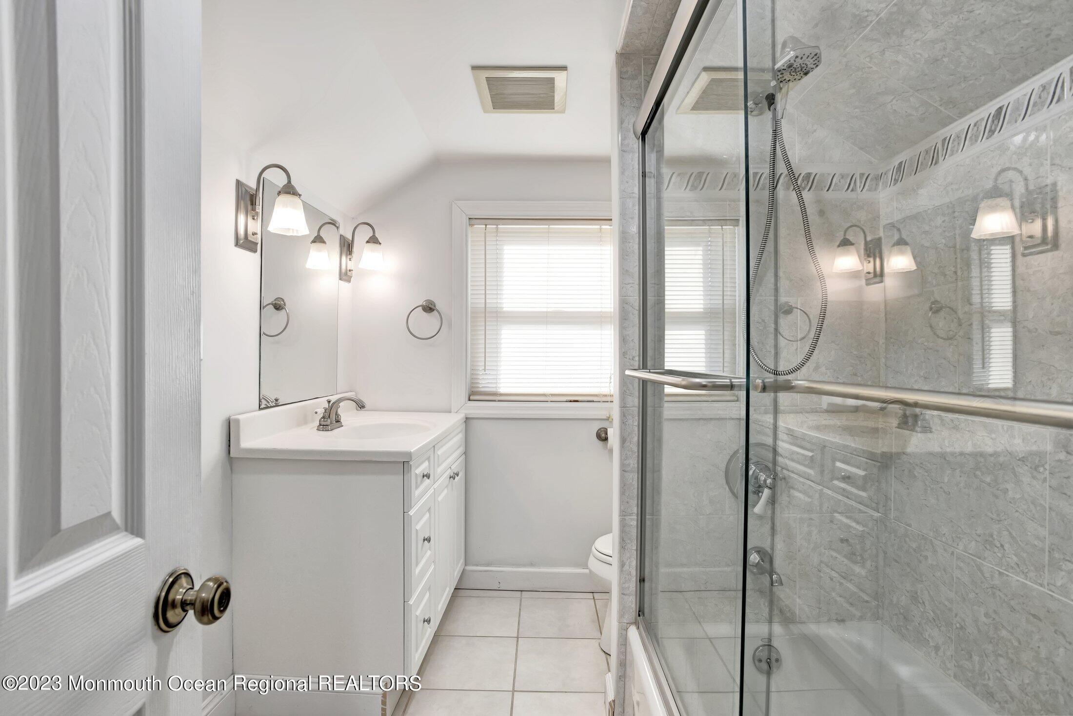17 Central Avenue, Highlands, New Jersey image 22