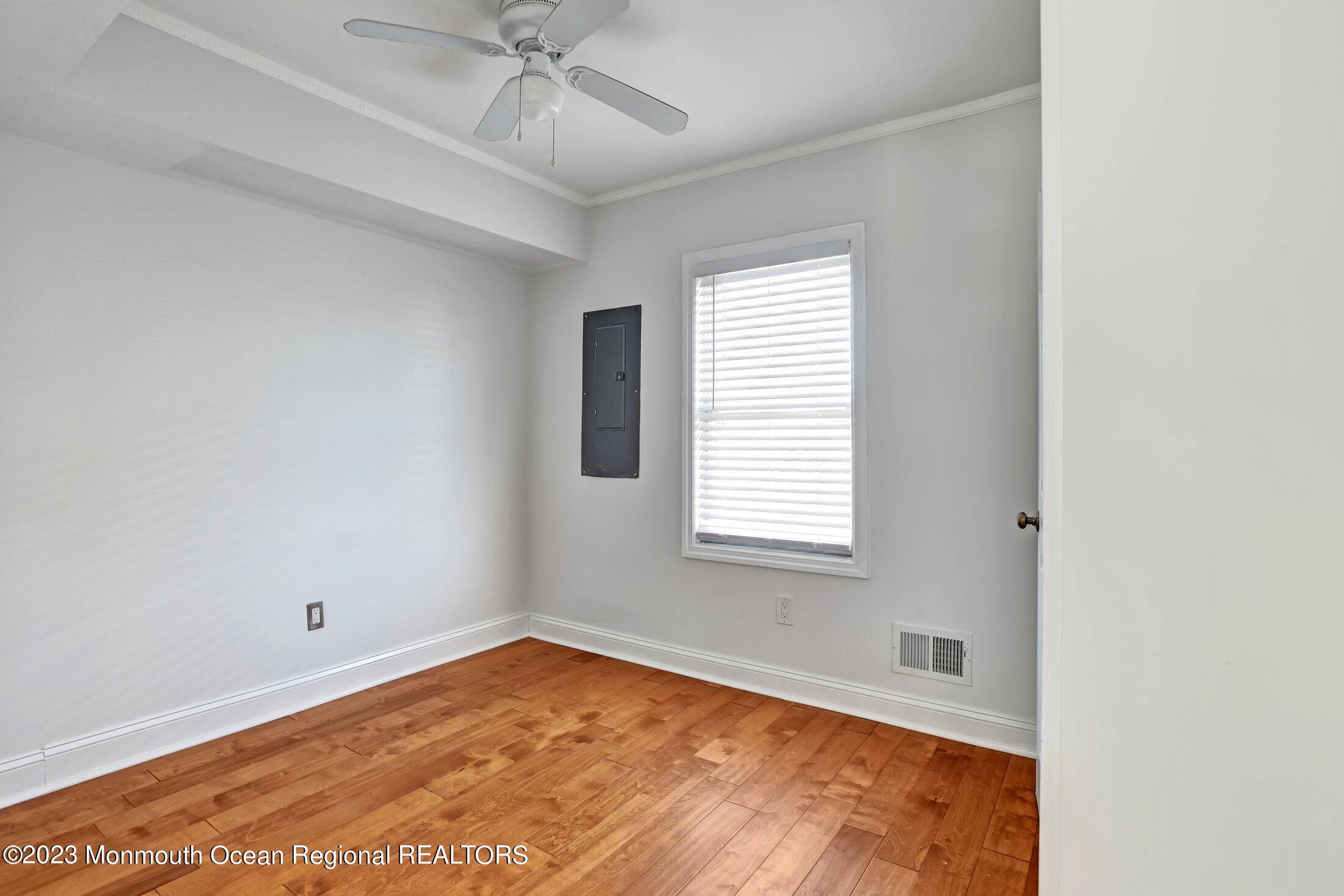 17 Central Avenue, Highlands, New Jersey image 10