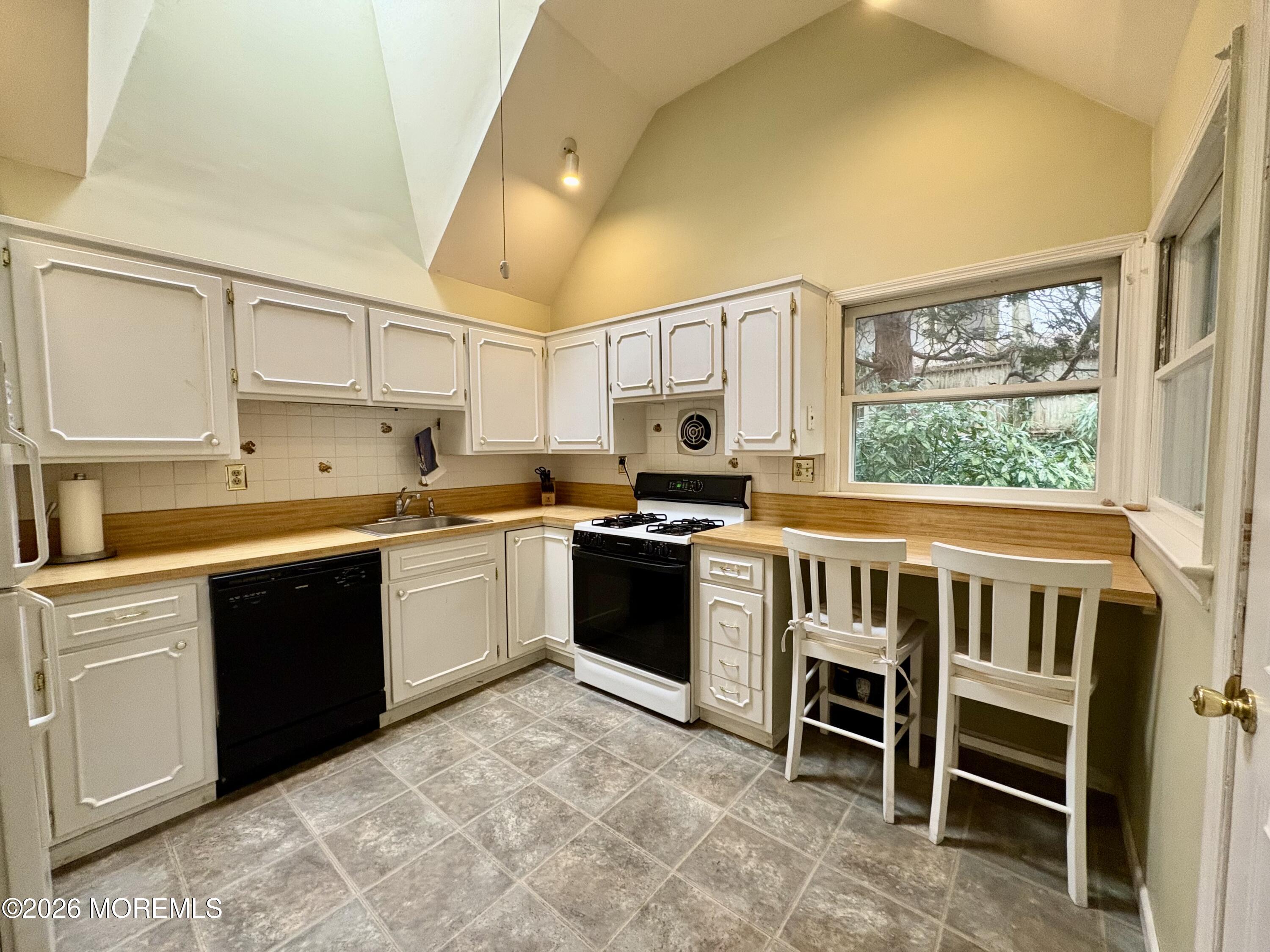 104 E Washington Avenue